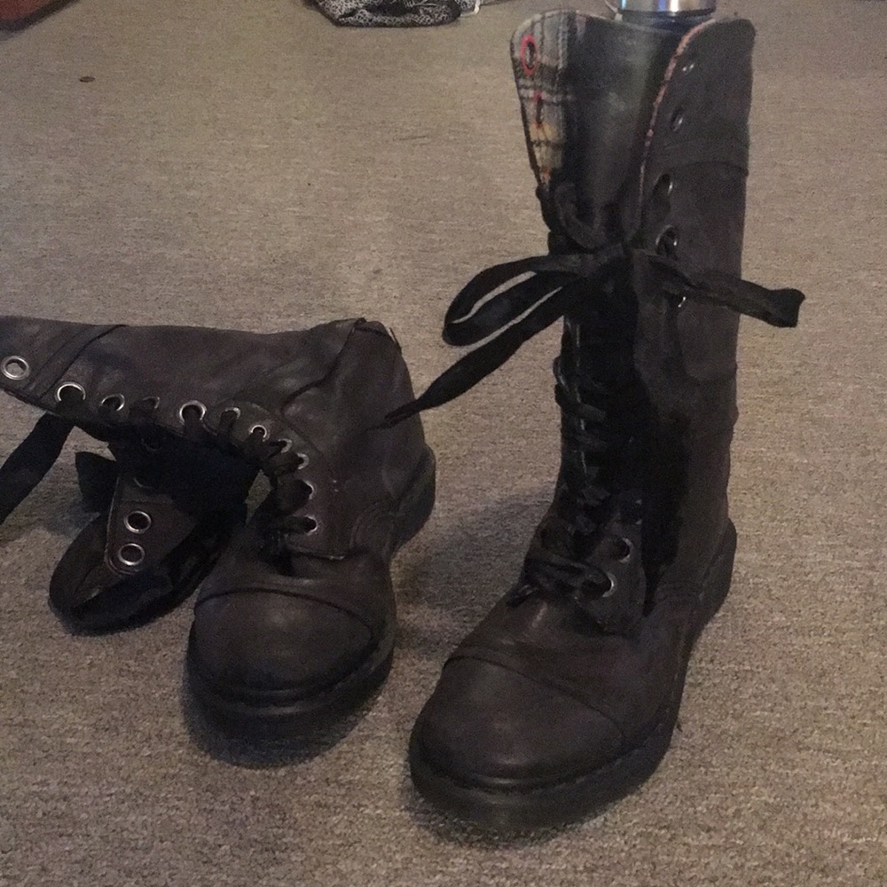 Size 8 black lace up Doc Martens
